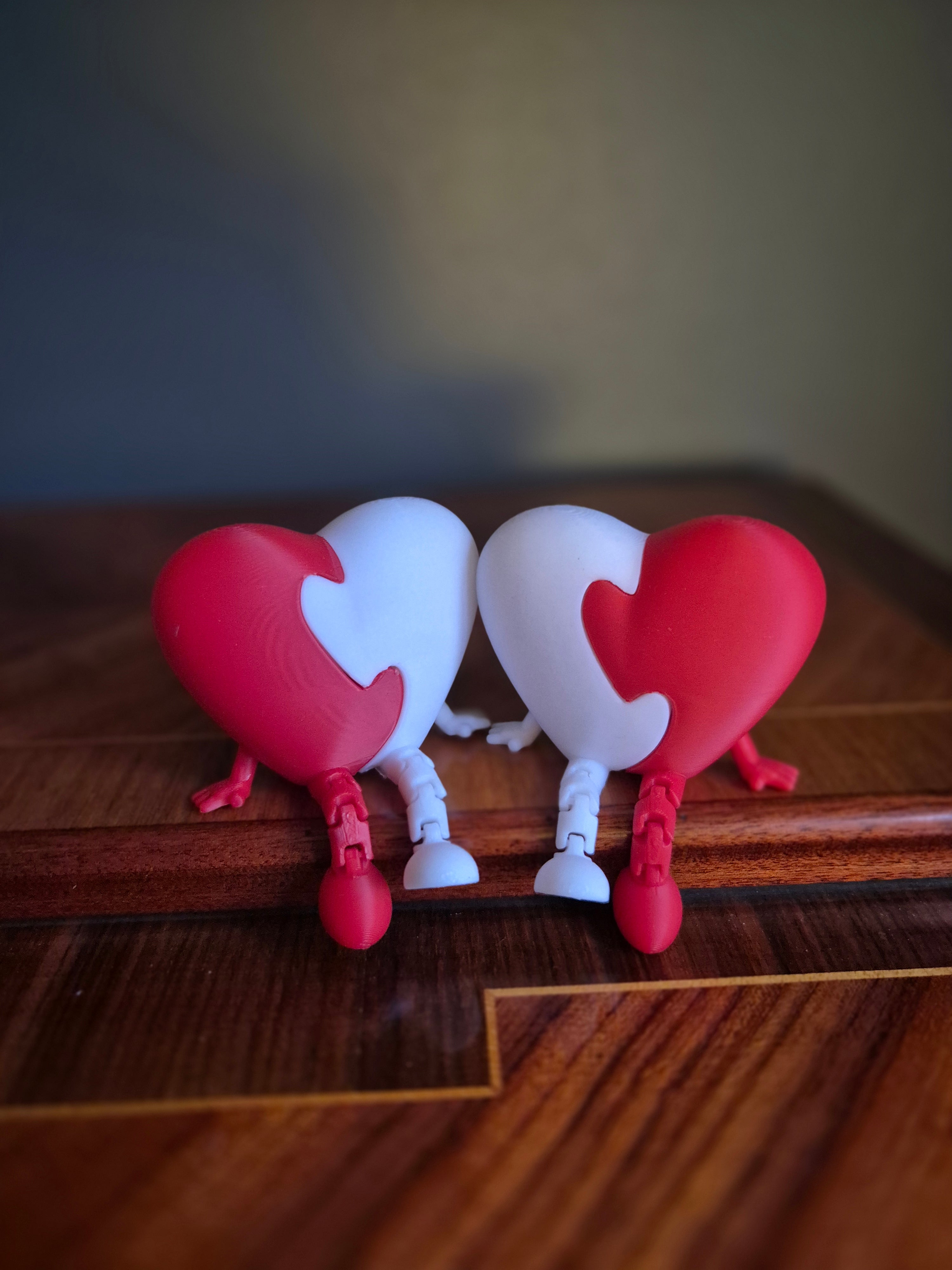 Rød/hvid hjerte med flexi ben