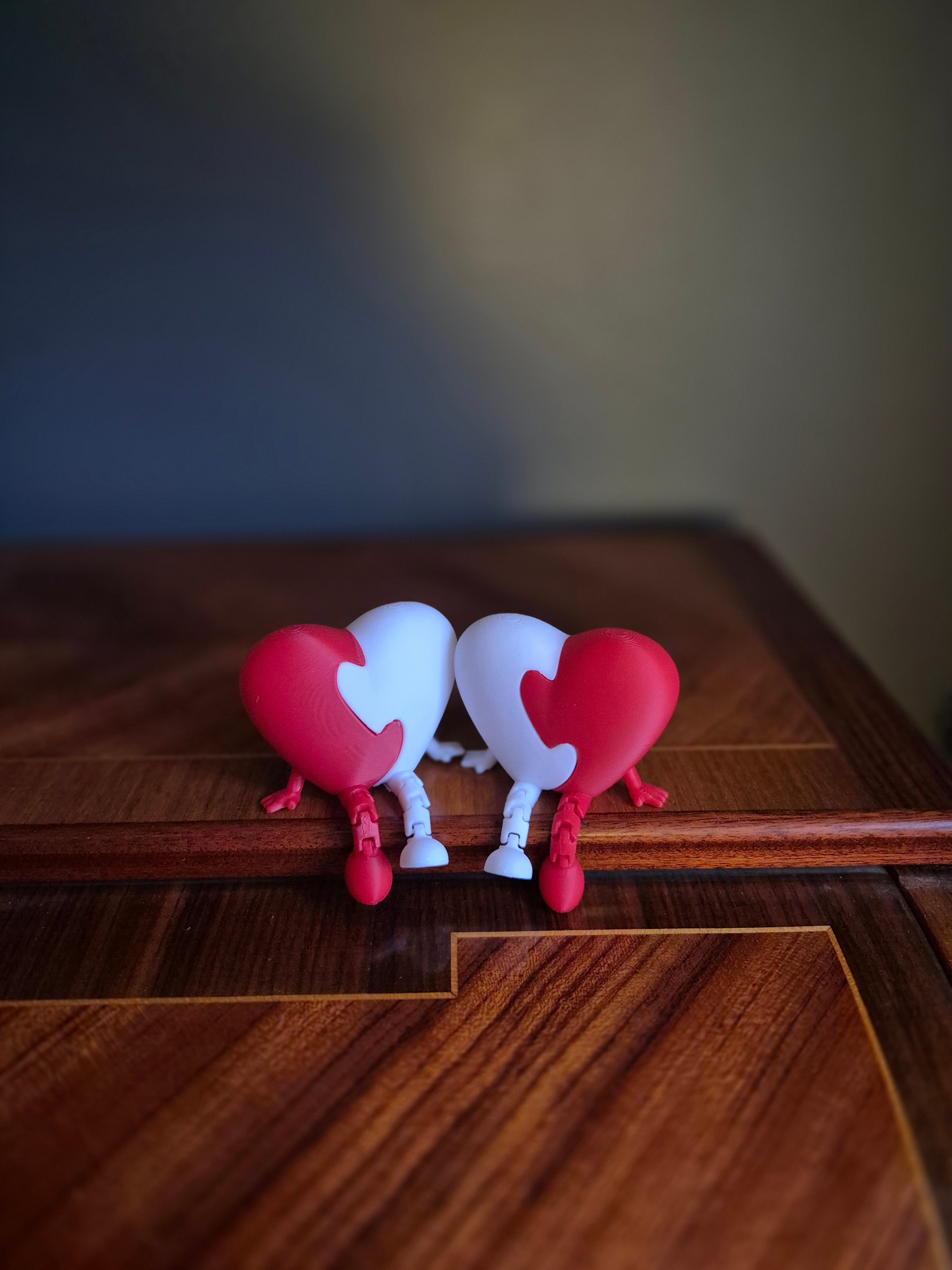 Rød/hvid hjerte med flexi ben