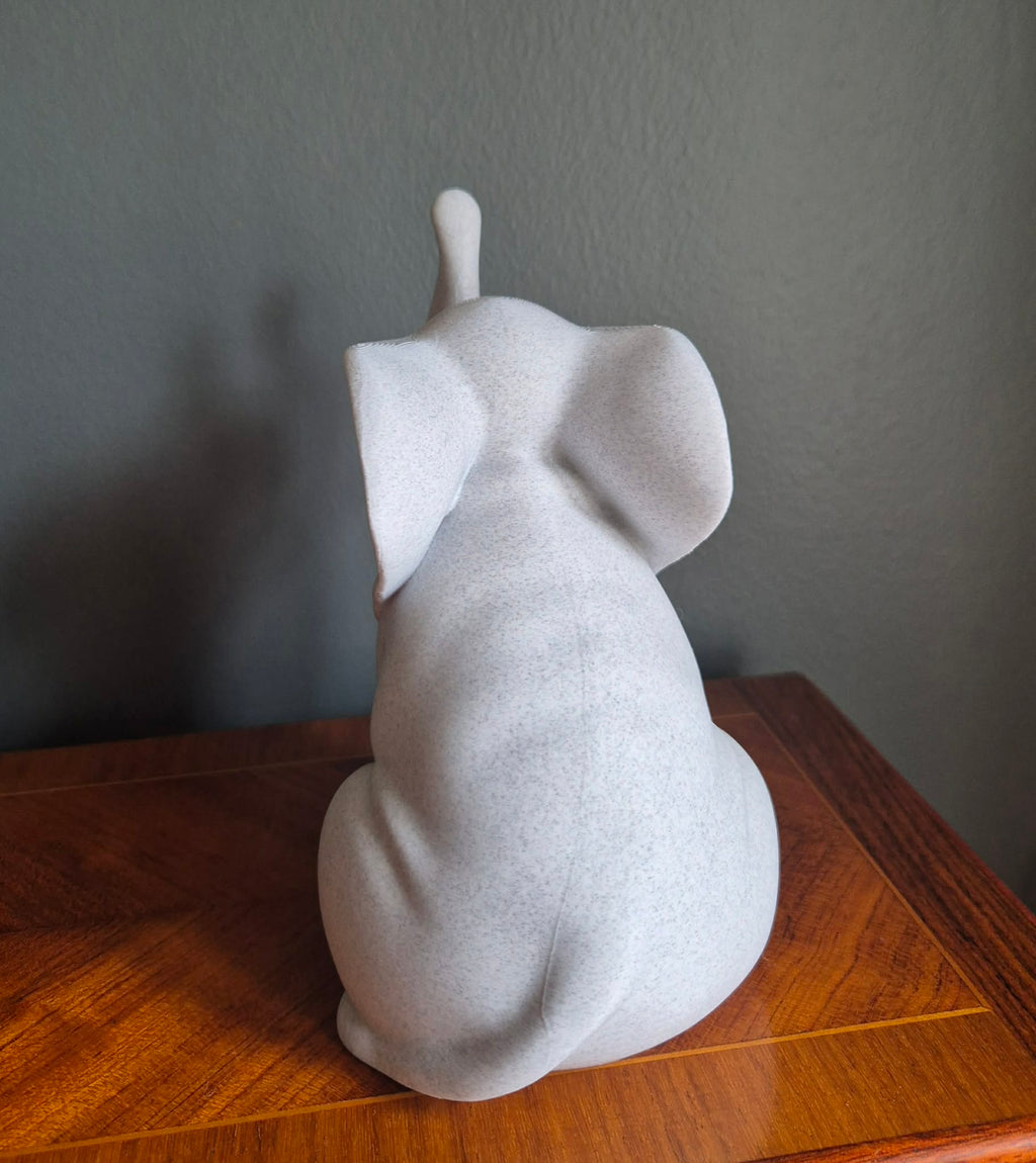 Siddende Elefant